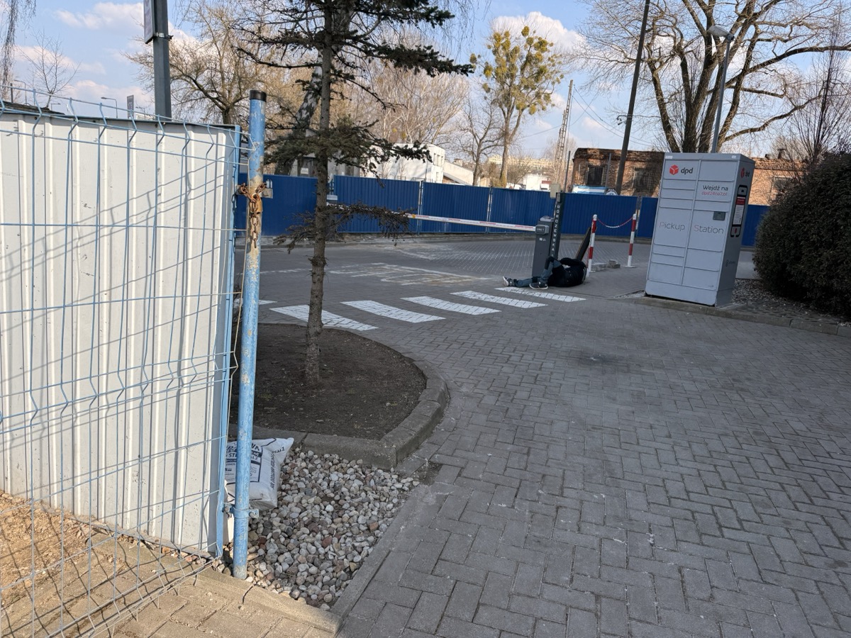 Wjazd na parking osiedla Górczewska Park